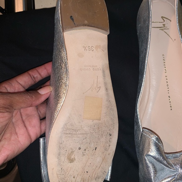 These are Giuseppe loafers silver in great